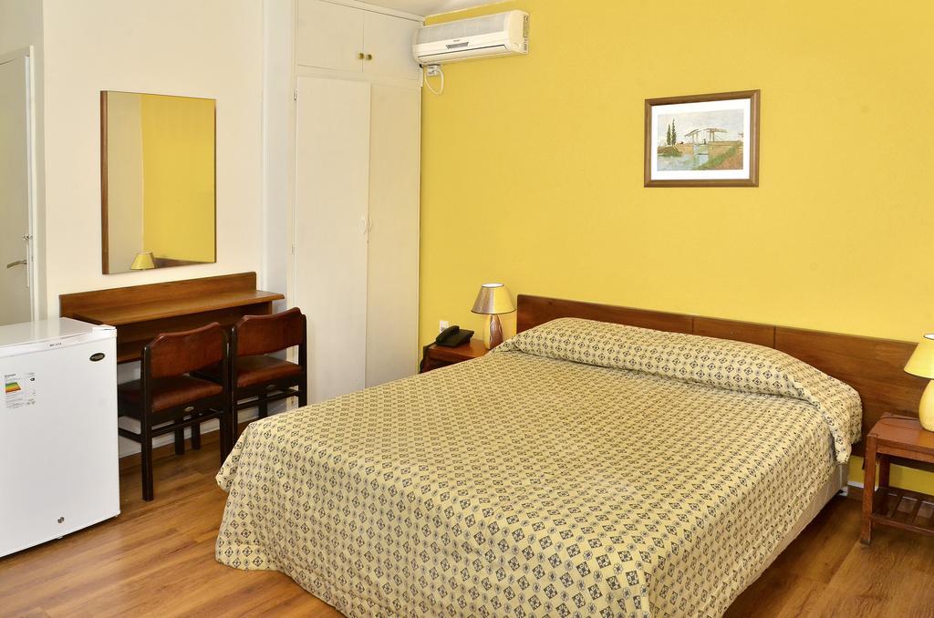 Hotel Hispano Монтевидео Екстериор снимка